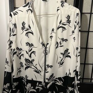 Alfani Black and White Graphic Blouse with Zippered Detail